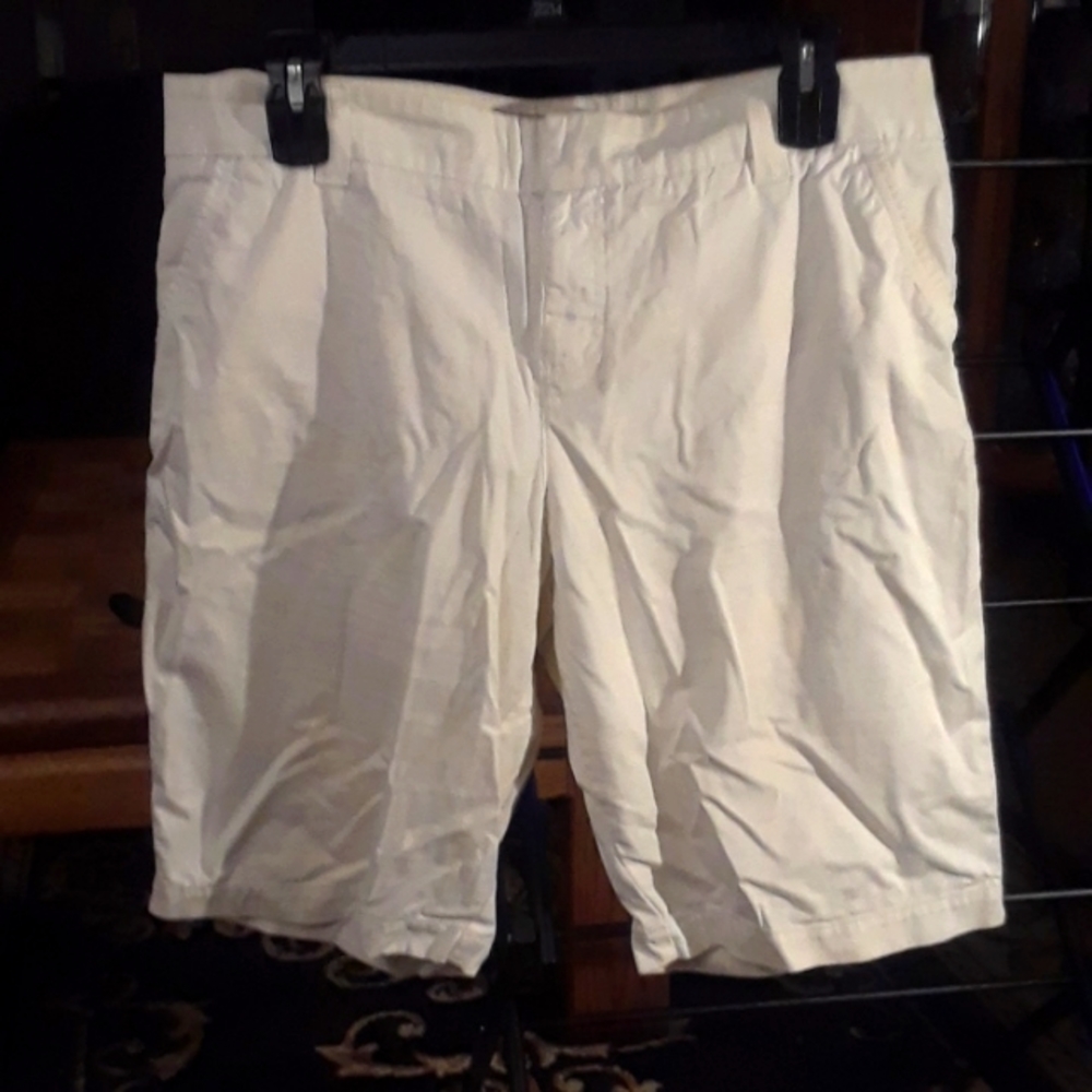 White Bermuda shorts